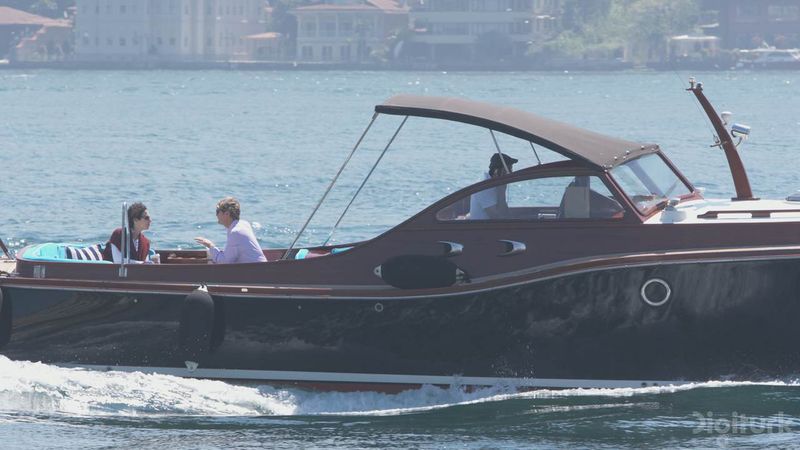 File:UHD SRC YachtRide 2160p120 420 8bit s1280x720 1.jpg