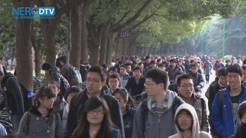 File:UHD SRC RushHour 2160p30 420 8bit s1280x720 1.jpg