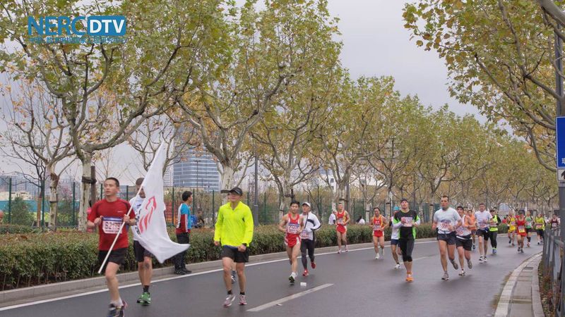 File:UHD SRC Runners 2160p30 420 8bit s1280x720 1.jpg